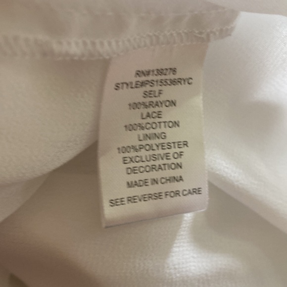 Pale Sky white crochet detailed top. Size S - Picture 6 of 6